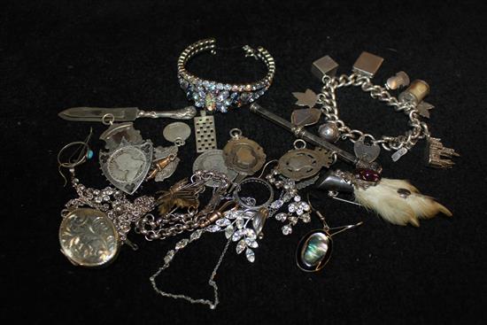 Silver & other jewelllery